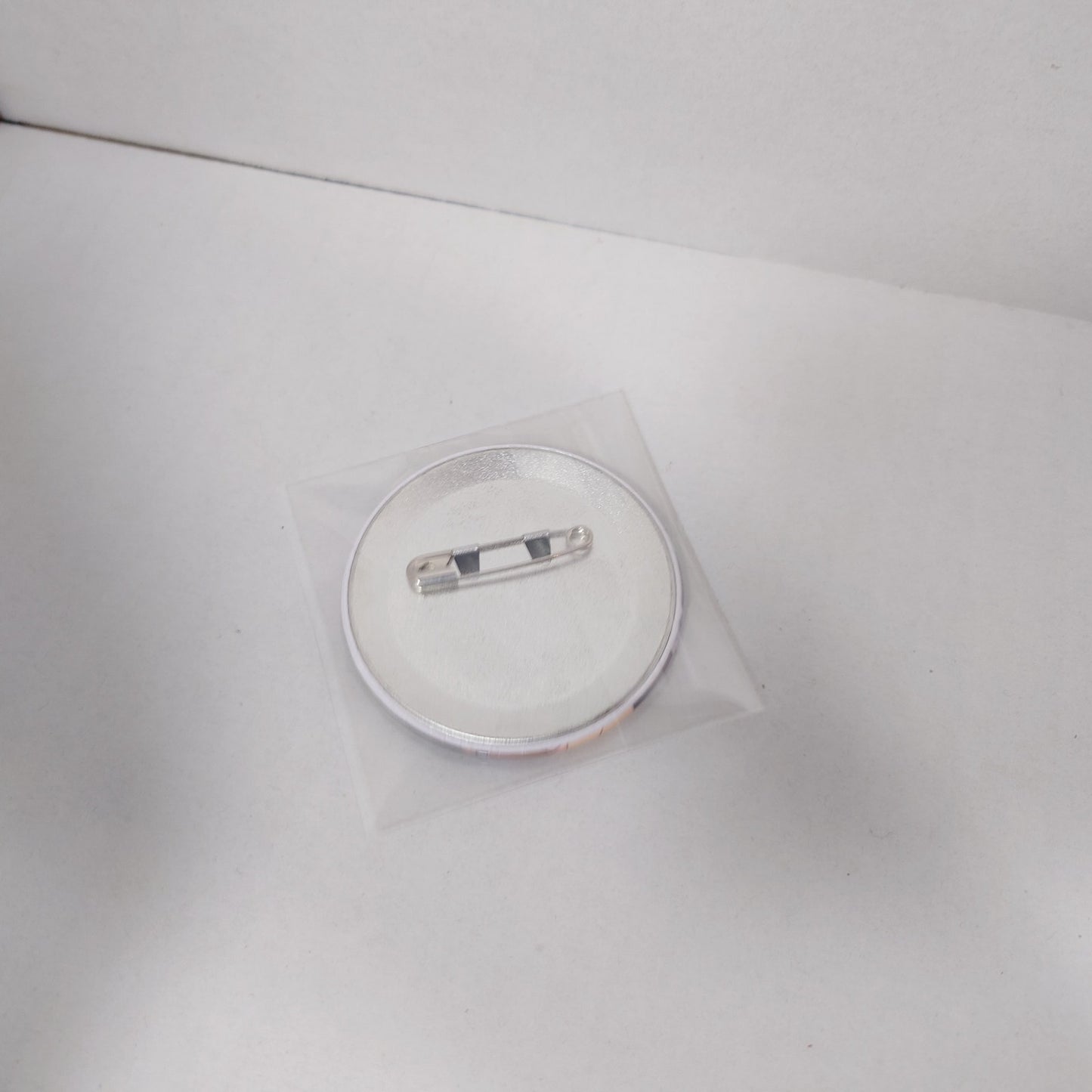 Madara Mikejima Ensemble Stars Badge Pin