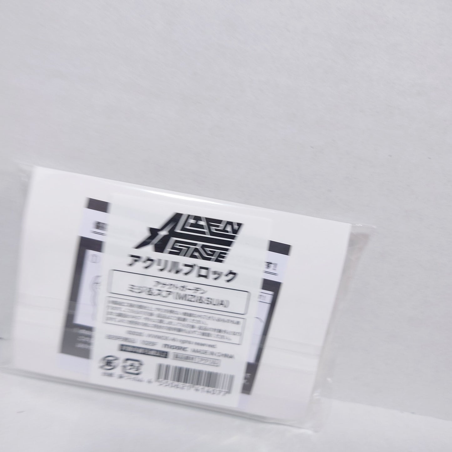 Mizi & Sua Alien Stage Animate Acrylic Block