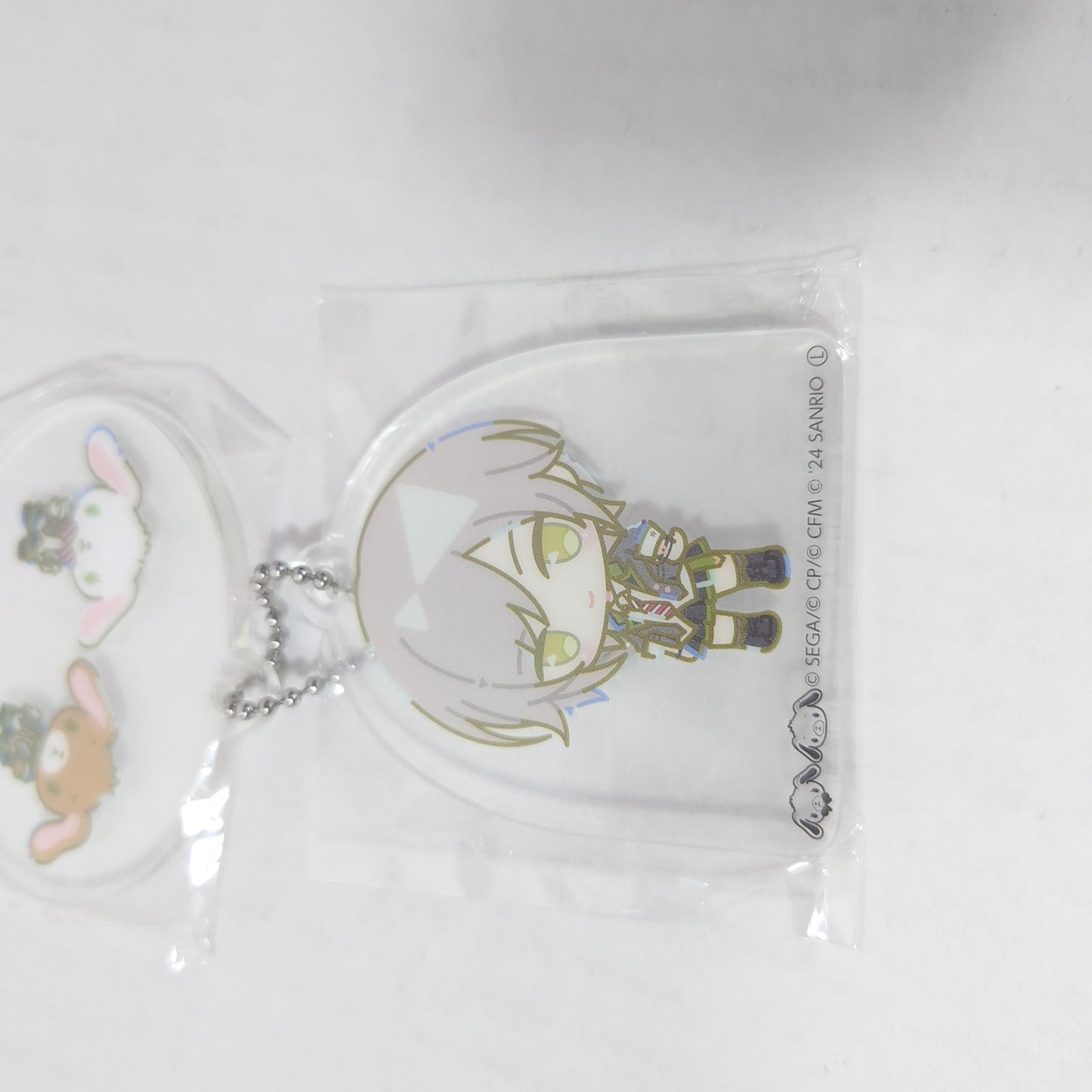 Shiho Hinomori Project Sekai x Sanrio (Kurousa & Shirousa) Keychain