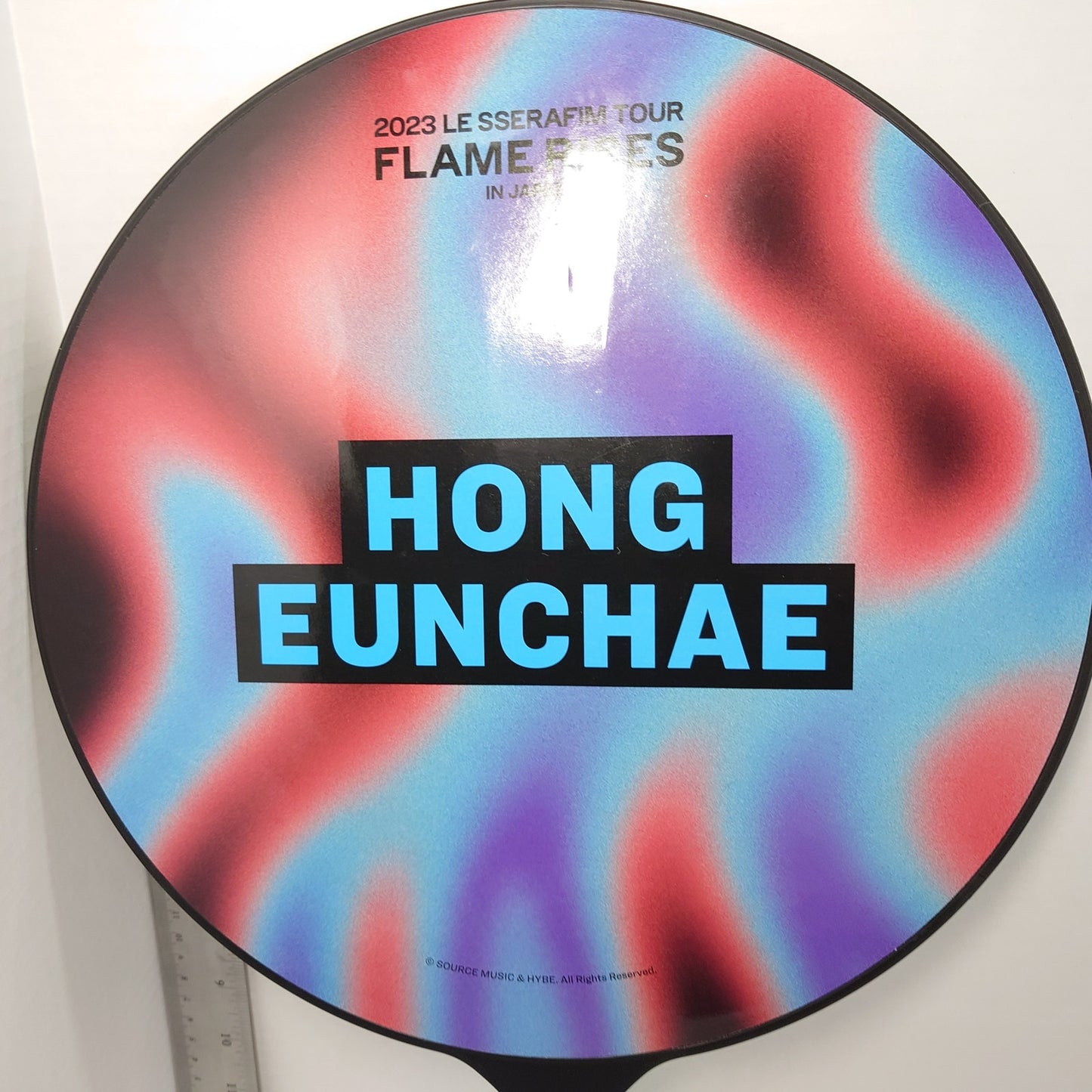 Hong Eunchae LE SSERAFIM Flame Rises in Japan Picket
