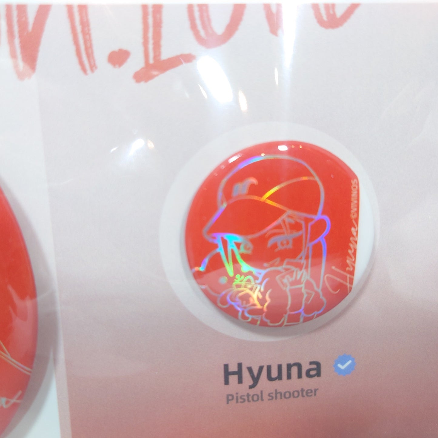 Hyuna Alien Stage Passion Love Badge Set