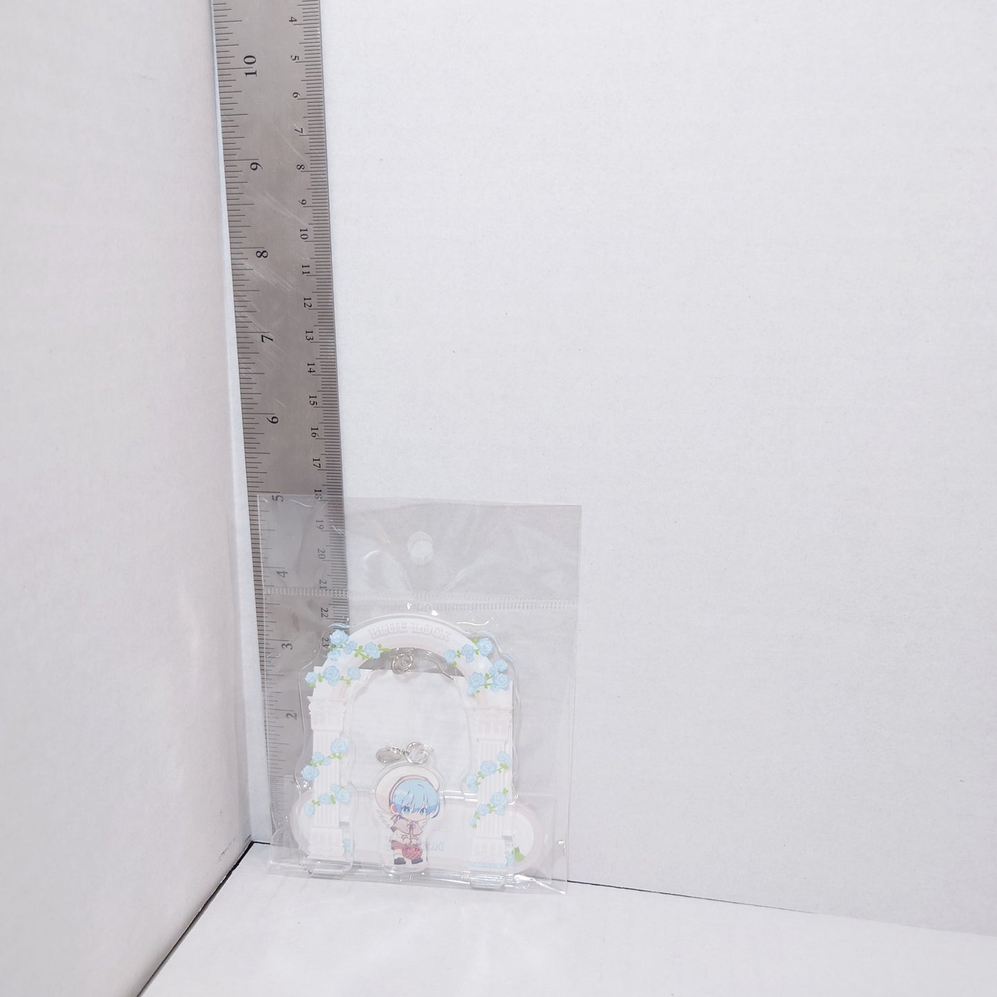 Hiori Yo Blue Lock Swing Pendent Acrylic Stand