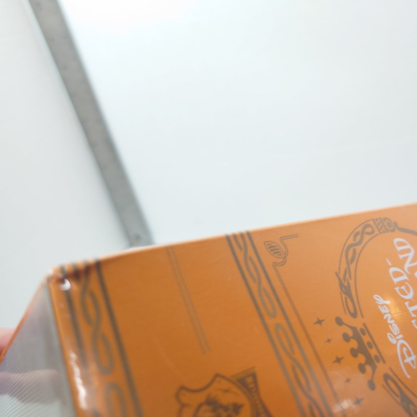 Leona Kingscholar Twisted Wonderland Plush & Booklet