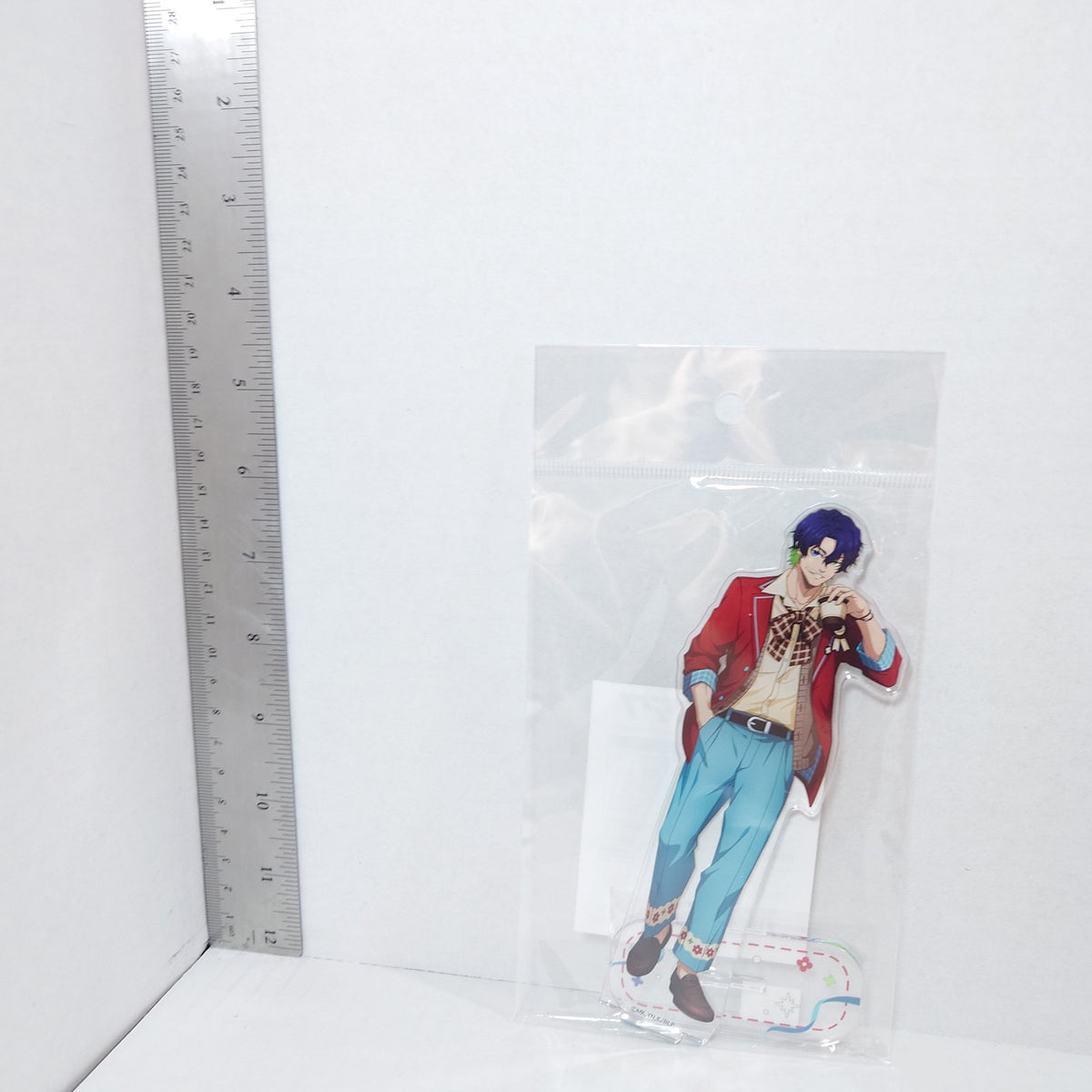 Aiku Oliver Blue Lock Acrylic Stand