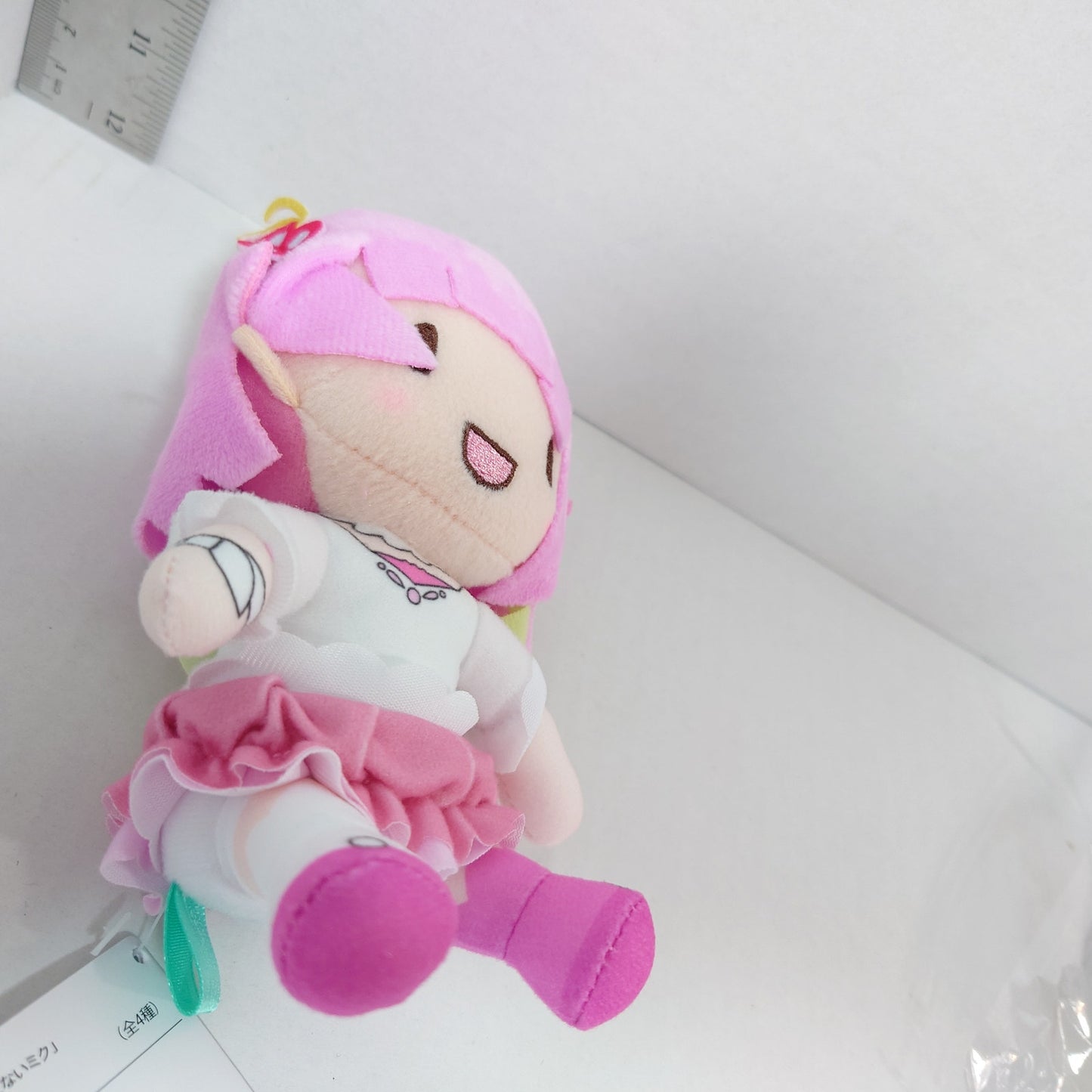 Emu Otori Wonderlands x Showtime Project Sekai Fuwapuchi Plush