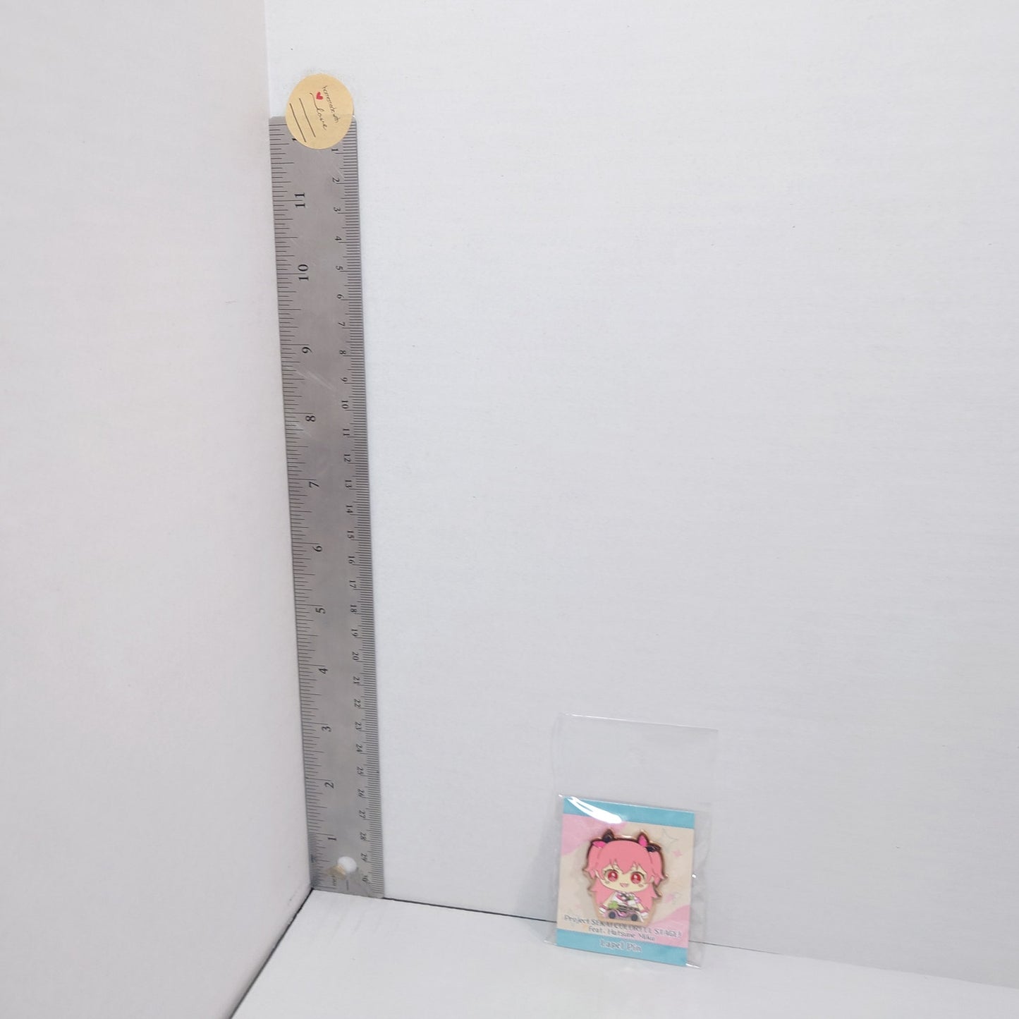 Airi Momoi MORE MORE JUMP Project Sekai MySekai Lapel Pin