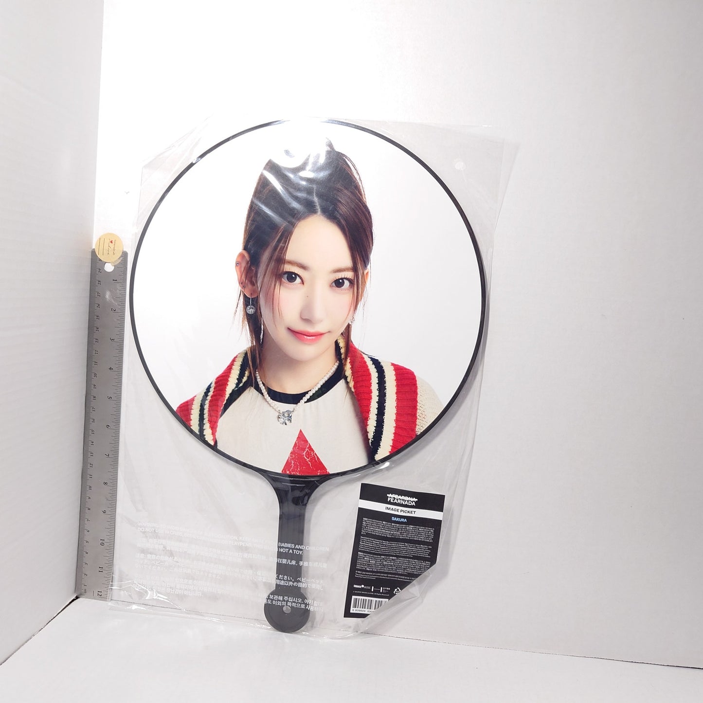 Miyawaki Sakura LE SSERAFIM Flame Rises in Japan Picket