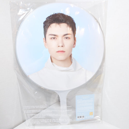 Vernon Seventeen New World Tour Picket
