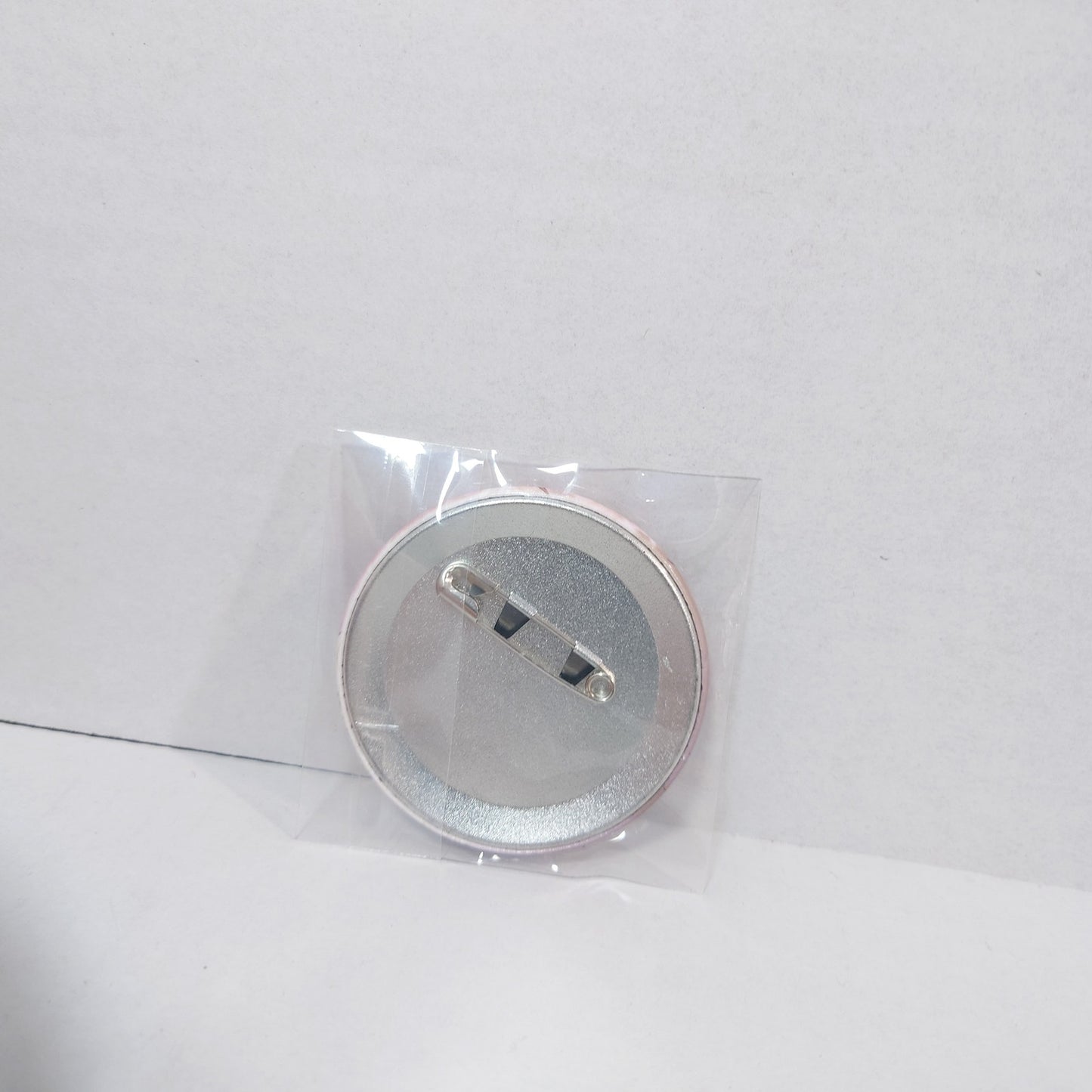 Madara Mikejima Ensemble Stars Badge Pin
