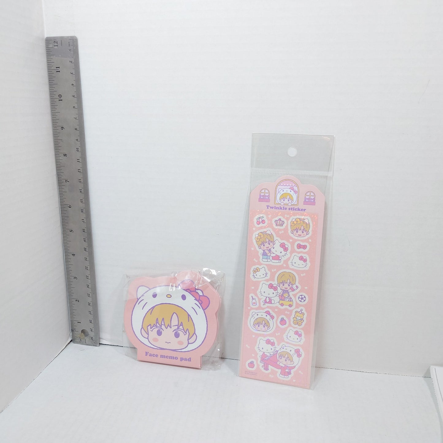NCT x Sanrio Yuta Nakamoto & Hello Kitty Face Memo Pad & Sticker Sheet Set