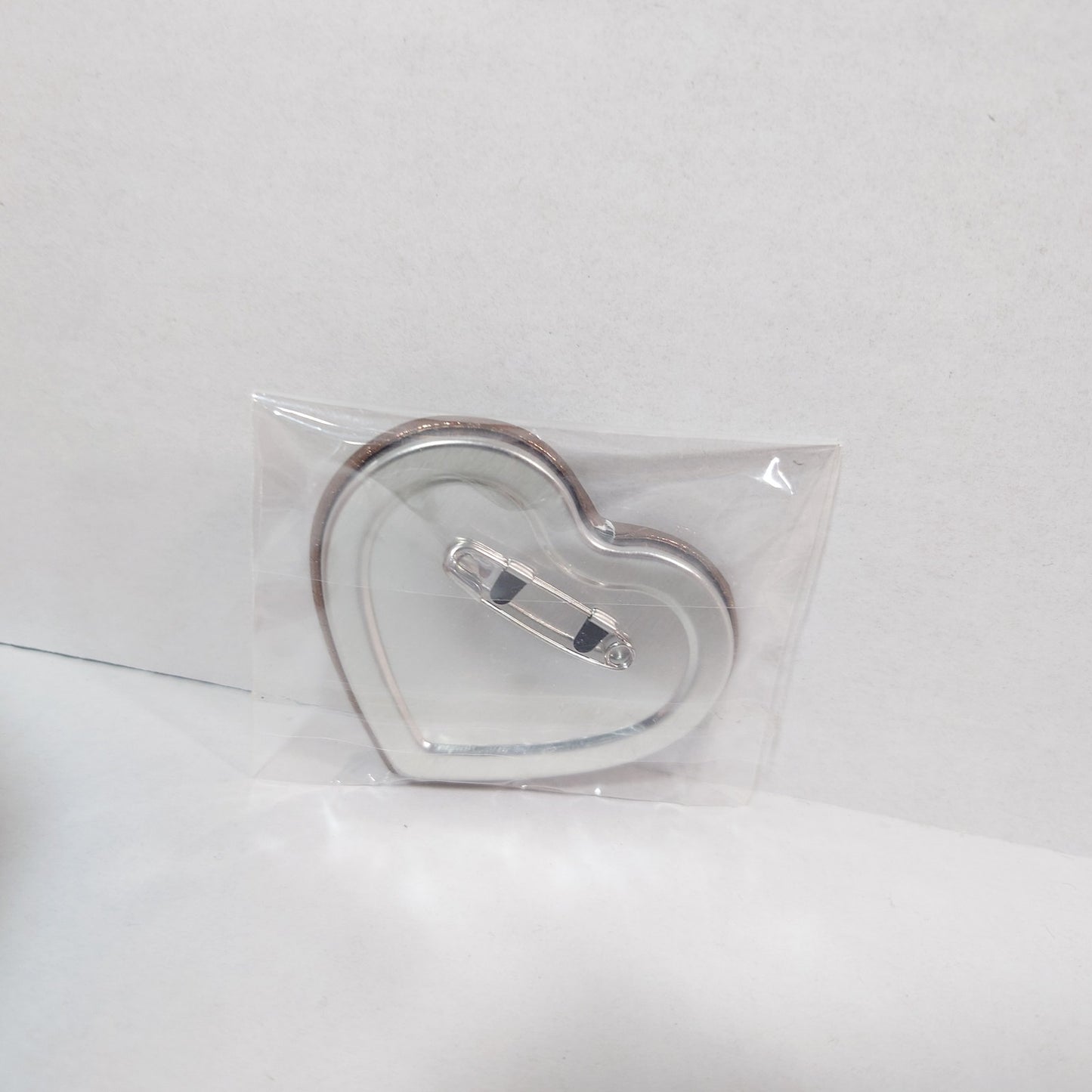 Madara Mikejima Ensemble Stars Badge Pin