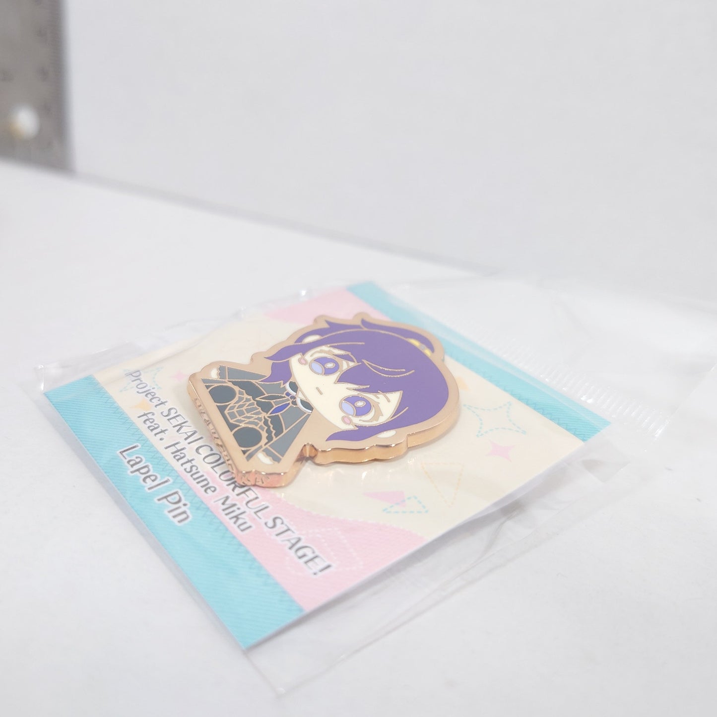 Mafuyu Asahina 25-ji, Nightcord de Project Sekai MySekai Lapel Pin