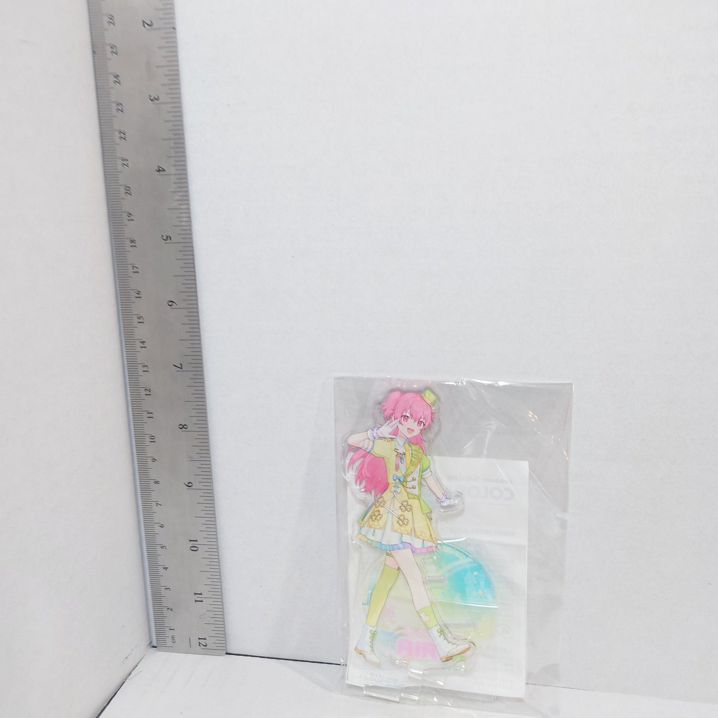 Airi Momoi MORE MORE JUMP x Wonderlands x Showtime Project Sekai Acrylic Stand