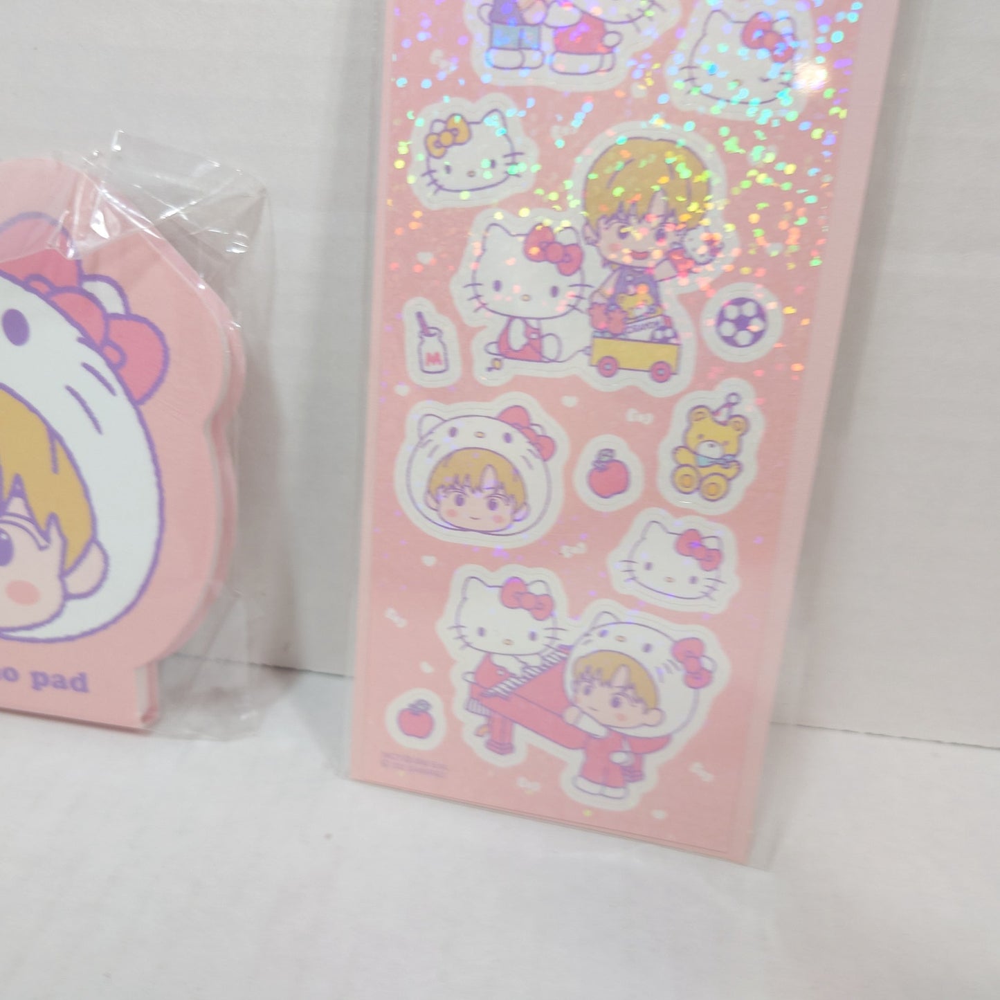 NCT x Sanrio Yuta Nakamoto & Hello Kitty Face Memo Pad & Sticker Sheet Set