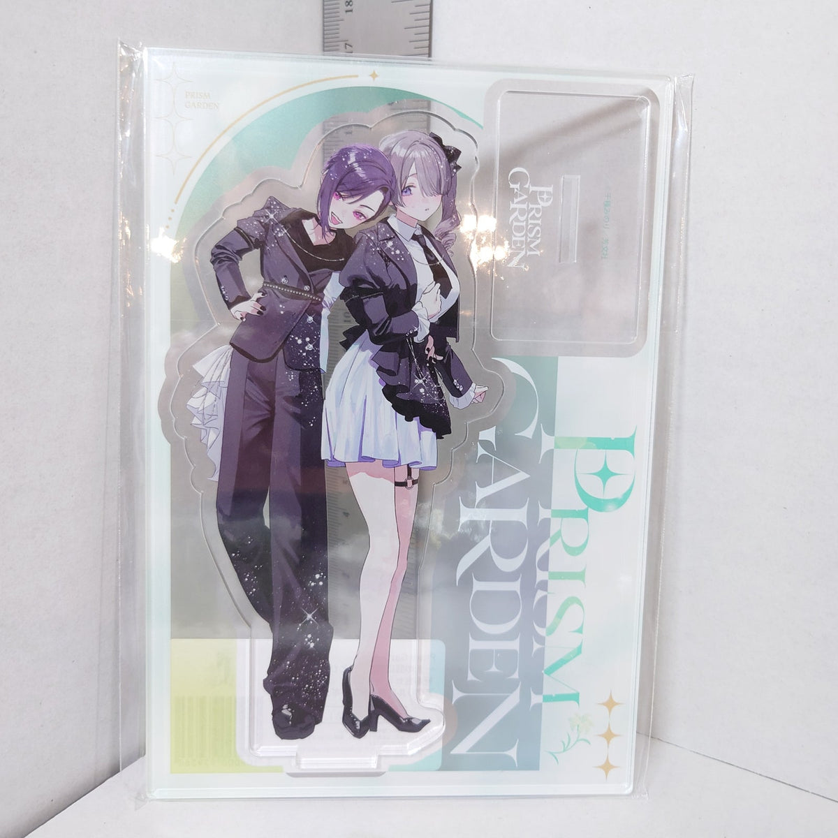 Convenient Semi-Friend Prism Garden Acrylic Stand