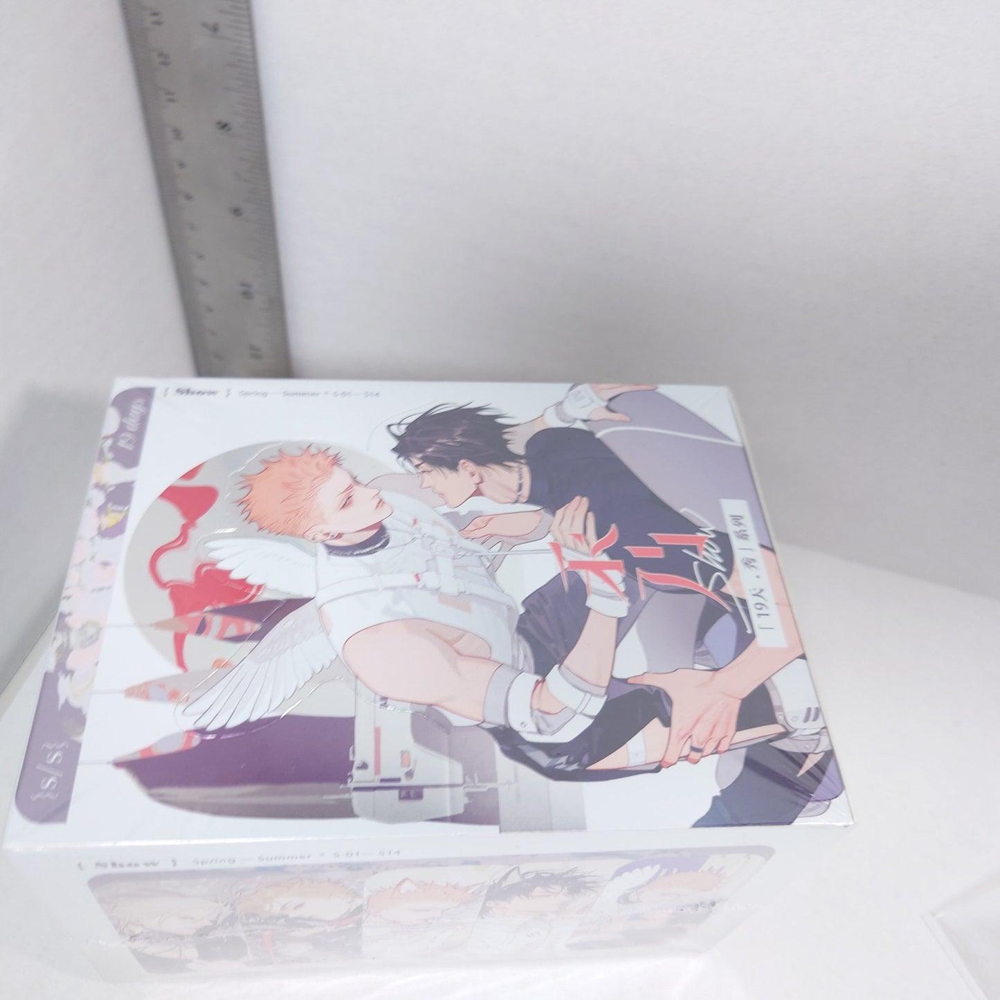 19 Days Badge Box Set