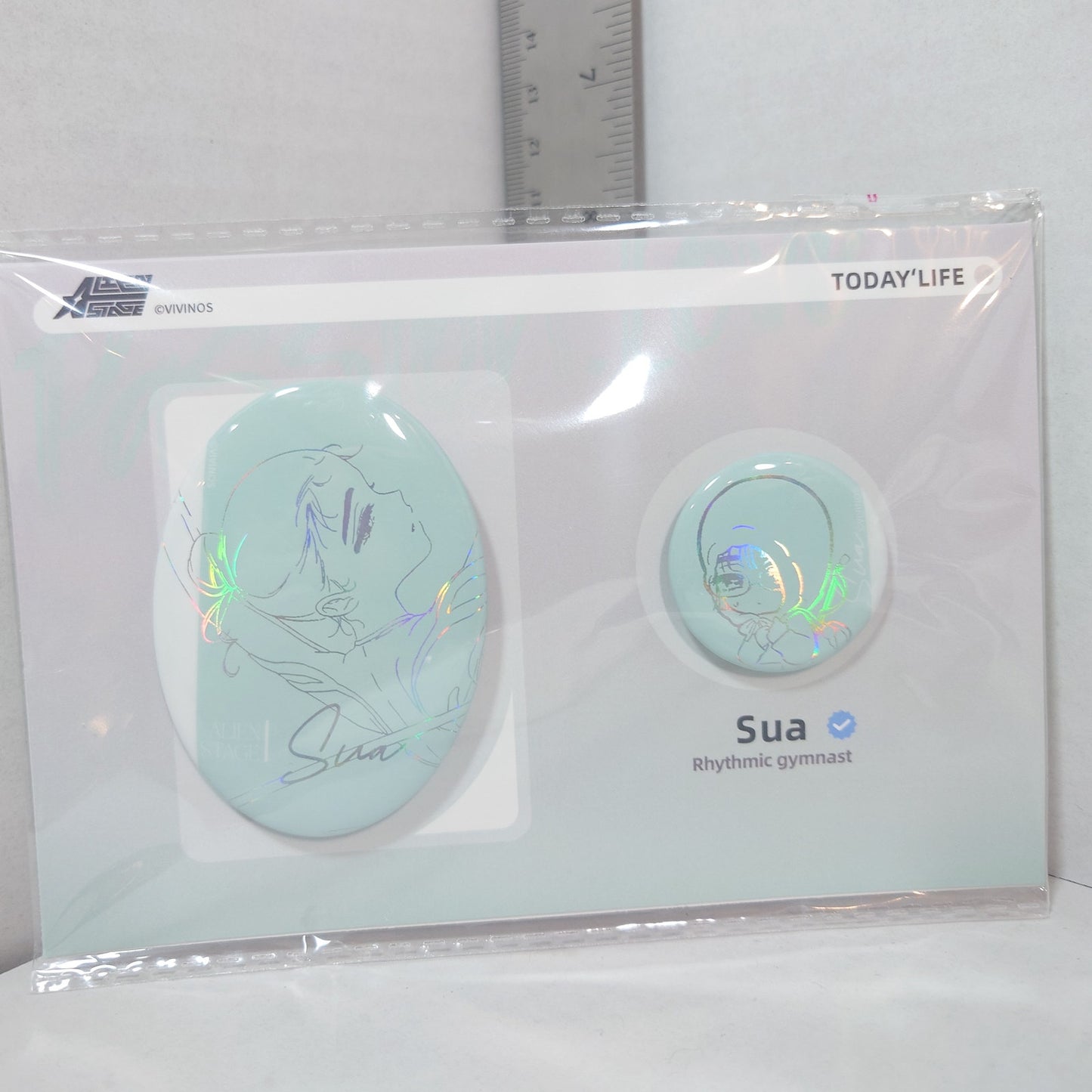 Sua Alien Stage Passion Love Badge Set