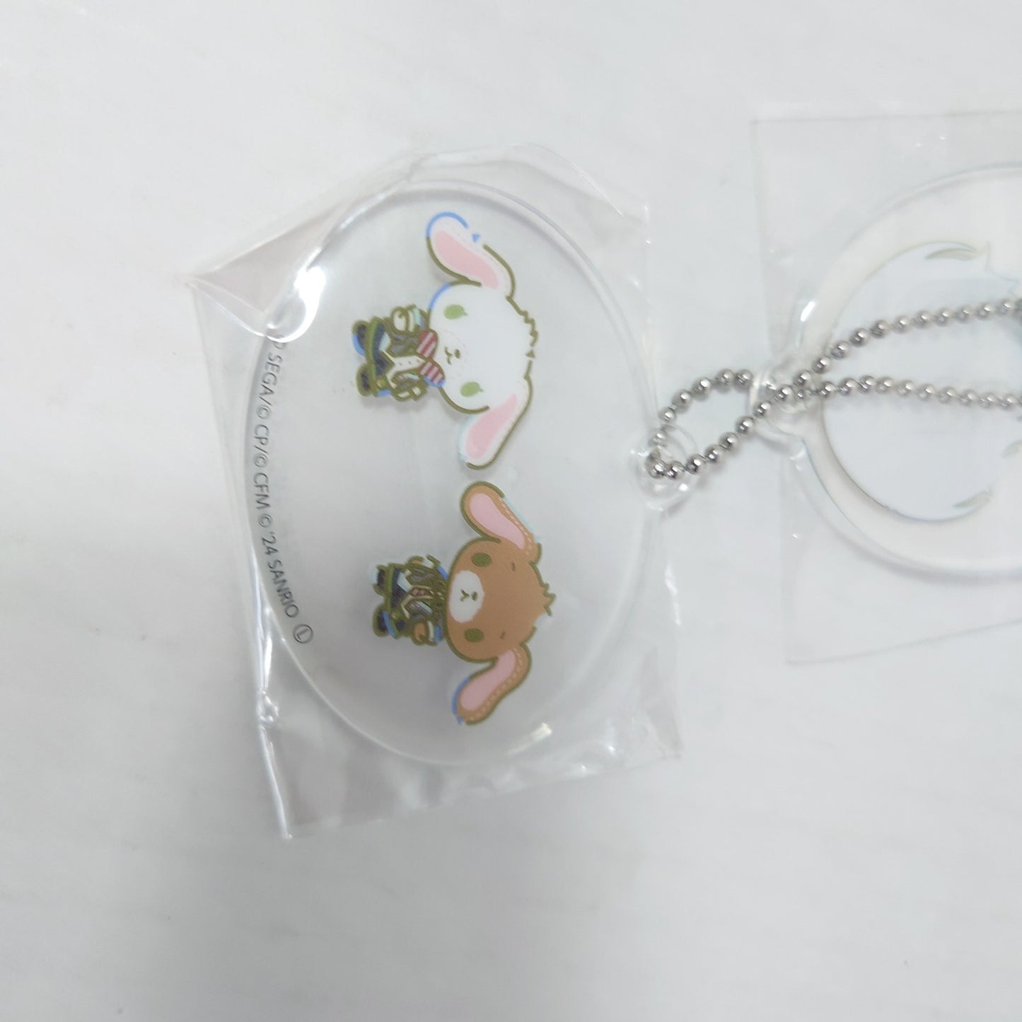 Shiho Hinomori Project Sekai x Sanrio (Kurousa & Shirousa) Keychain